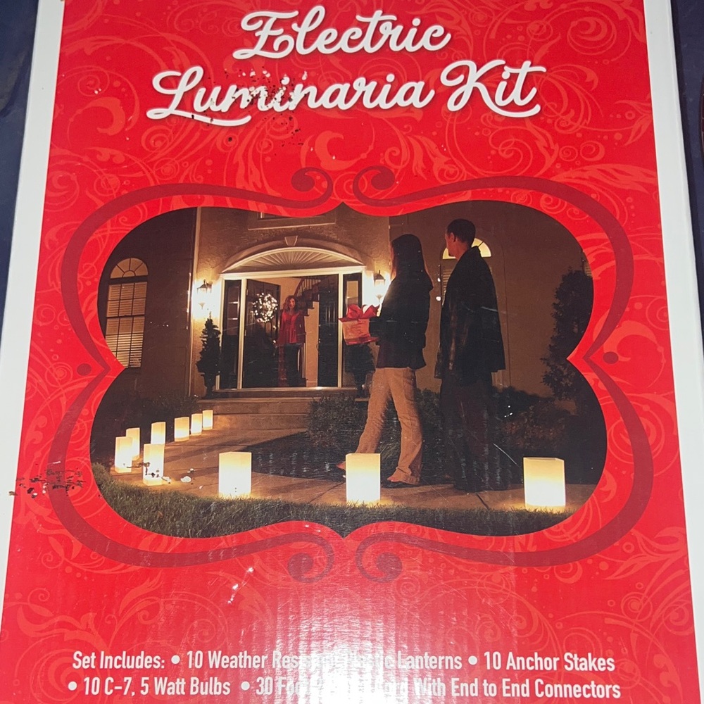 Electric Luminaria Kit with White Lanterns